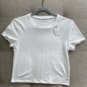 Abercrombie & Fitch Cotton Seamless Fabric Essential Tee